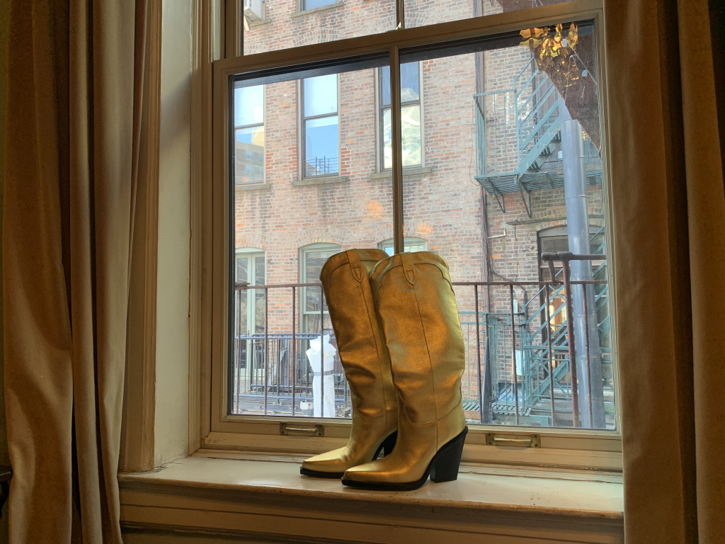 class="js-slideshow-image"/