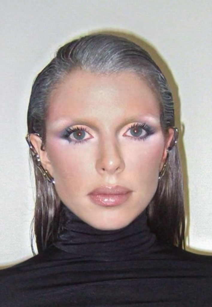 Julia Fox Best beauty moments CFDA grey hair