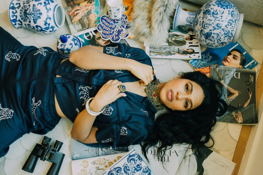 class="js-slideshow-image"/